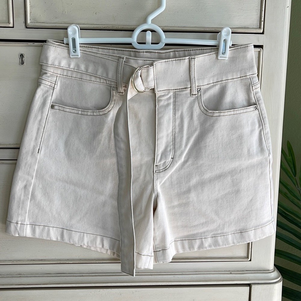 White House Black Market High Rise Cream Shorts size 6 - Picture 1 of 9